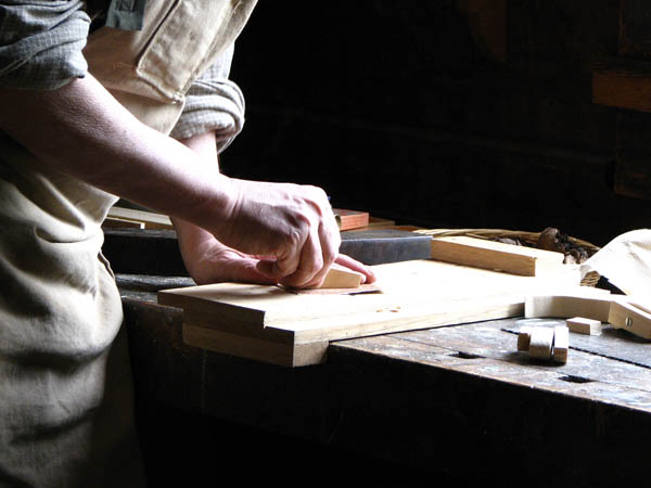 Ofrecemos un servicio de <strong>carpintería  de madera y ebanistería en Olivella</strong> adaptado a las necesidades del <strong>cliente</strong>.
